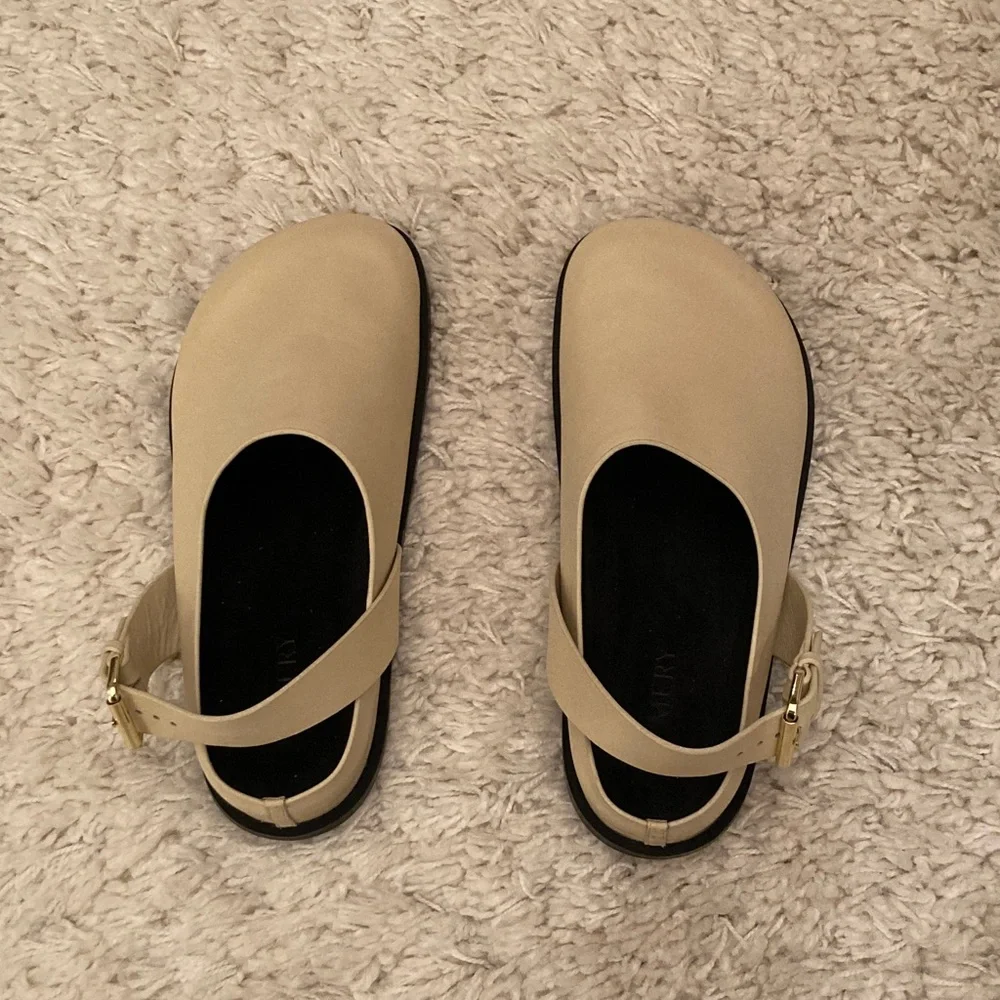 A.Emery Louis Clog, New w dustbag, ivory / eggshell buckle strap, size 40 - Picture 3 of 5